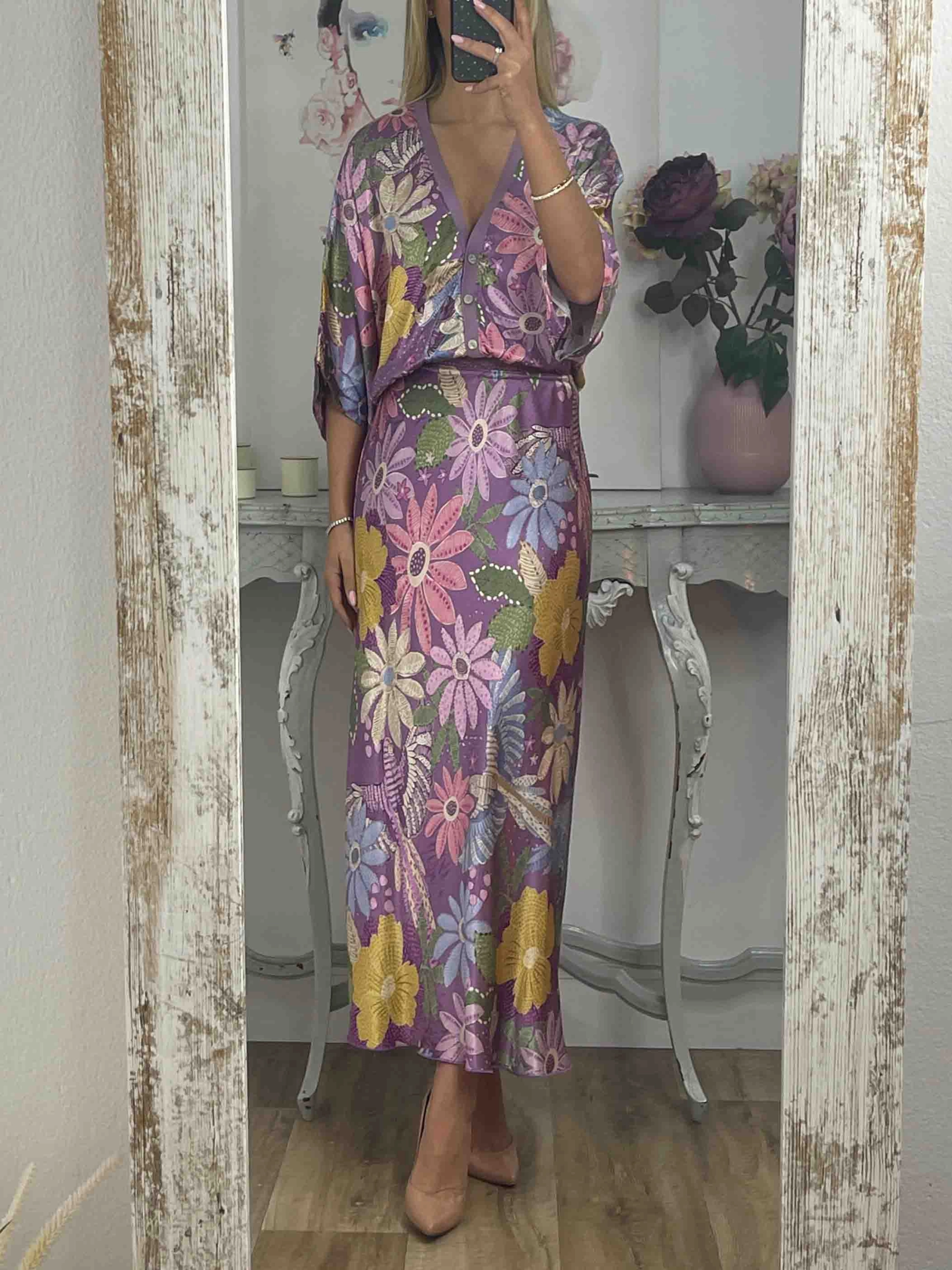 DANA - SILKEN FLORAL TOP