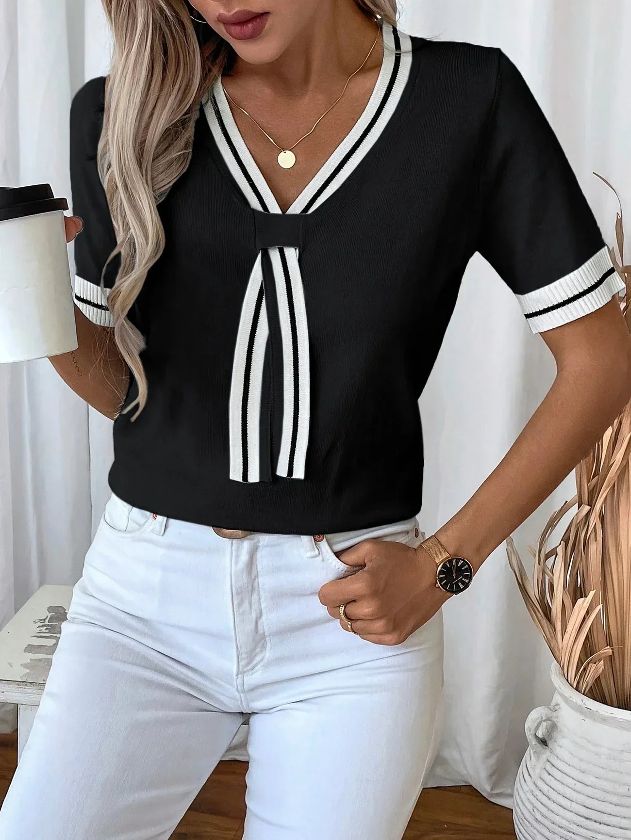 CLAUDE - COZY ELEGANCE V-NECK TOP