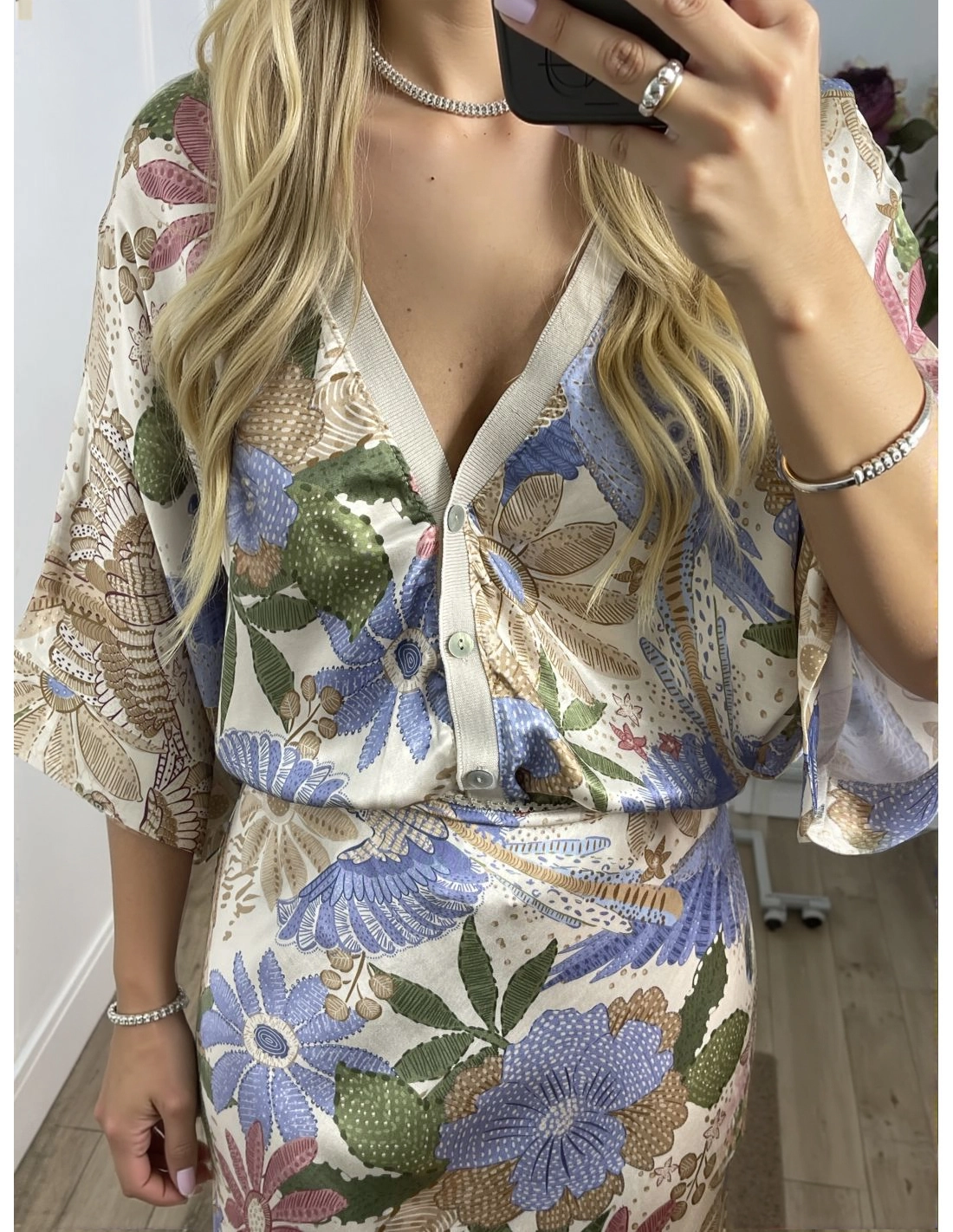 DANA - SILKEN FLORAL TOP