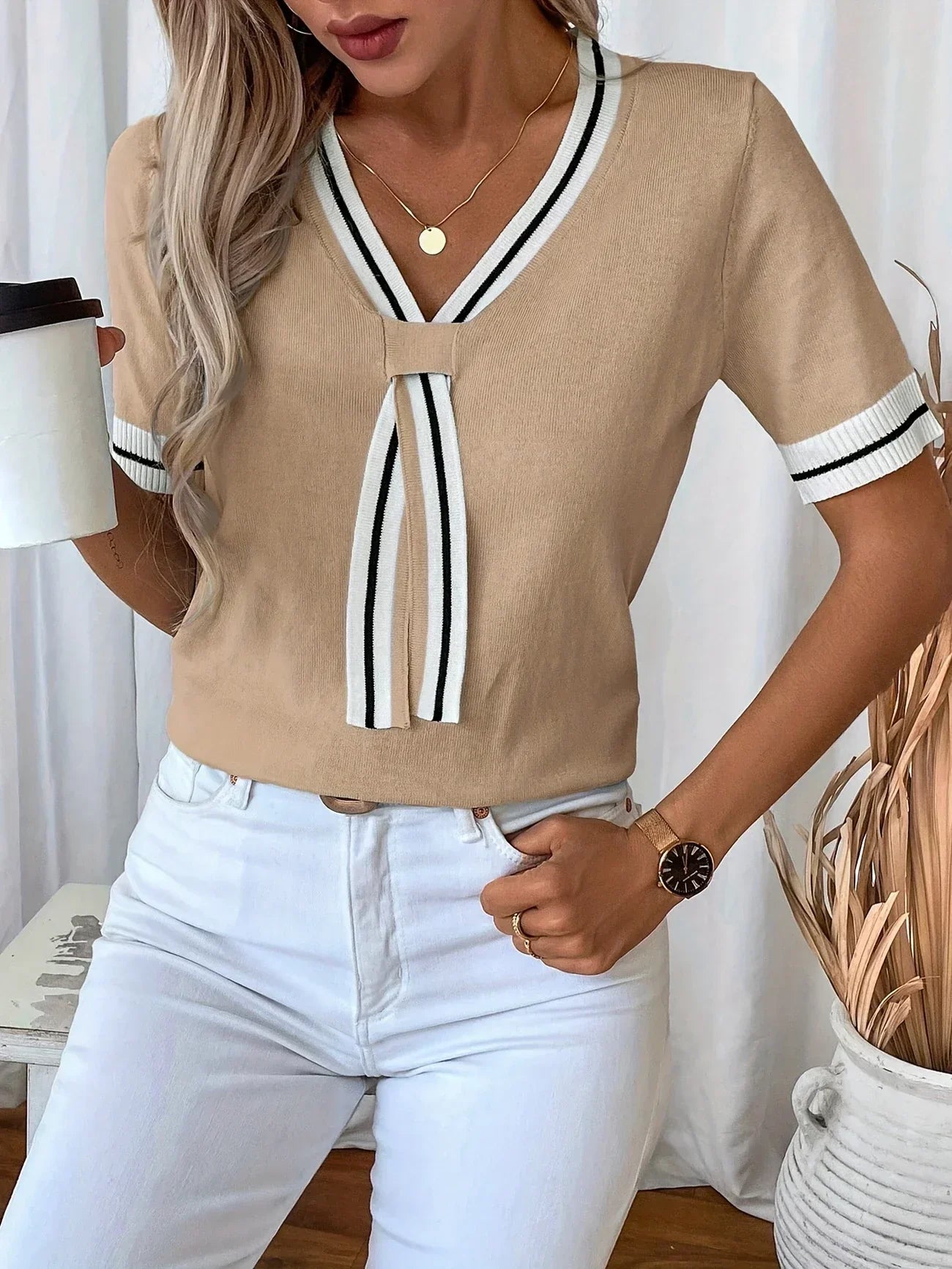 CLAUDE - COZY ELEGANCE V-NECK TOP