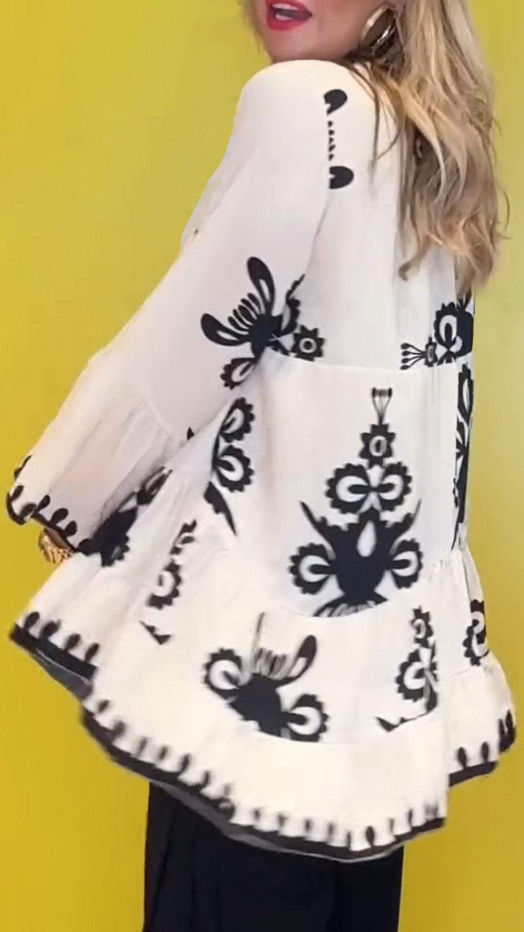 MAEVE - EASYWEAR V-NECK PATTERNED TOP